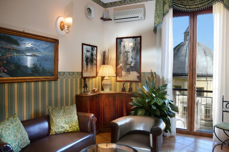 Pinto-Storey Hotel - Lobi