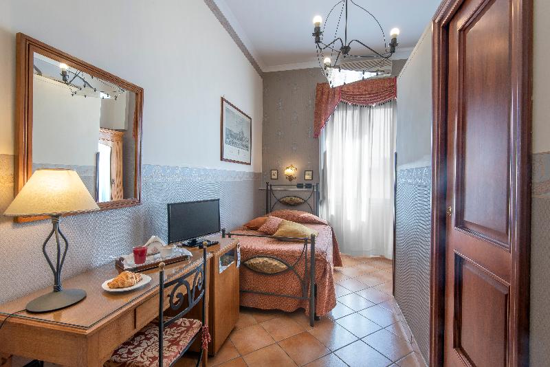 Pinto-Storey Hotel - Oda
