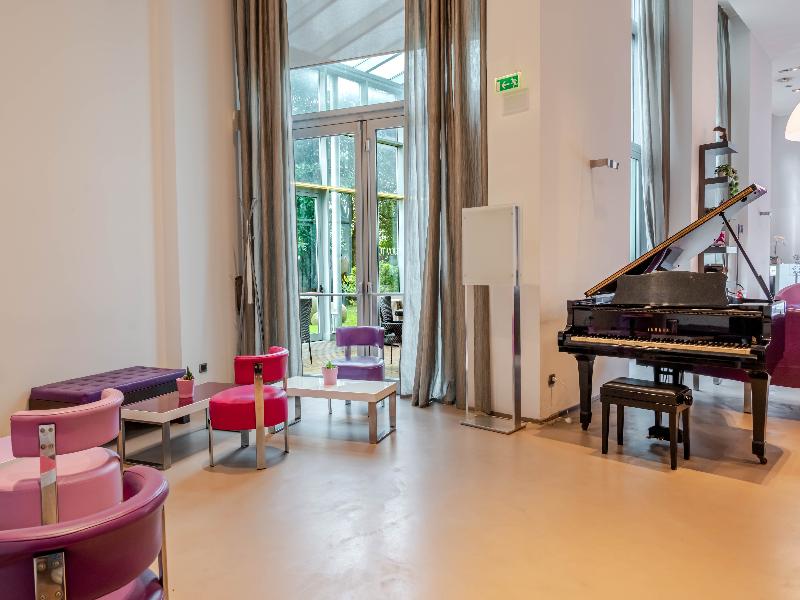 For You Hotel - Lobi