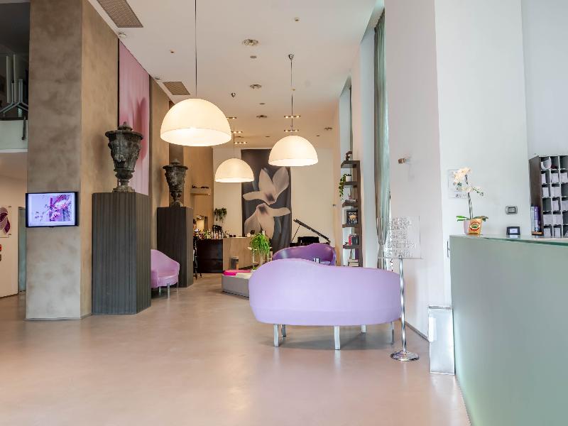 For You Hotel - Lobi