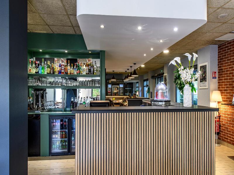 Campanile Nimes Centre - Bar