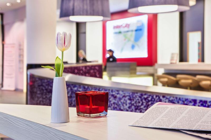IntercityHotel Hamburg Dammtor - Lobi