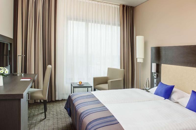 IntercityHotel Hamburg Dammtor - Oda