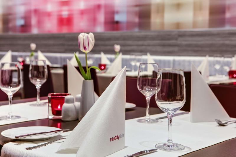 IntercityHotel Hamburg Dammtor - Restoran