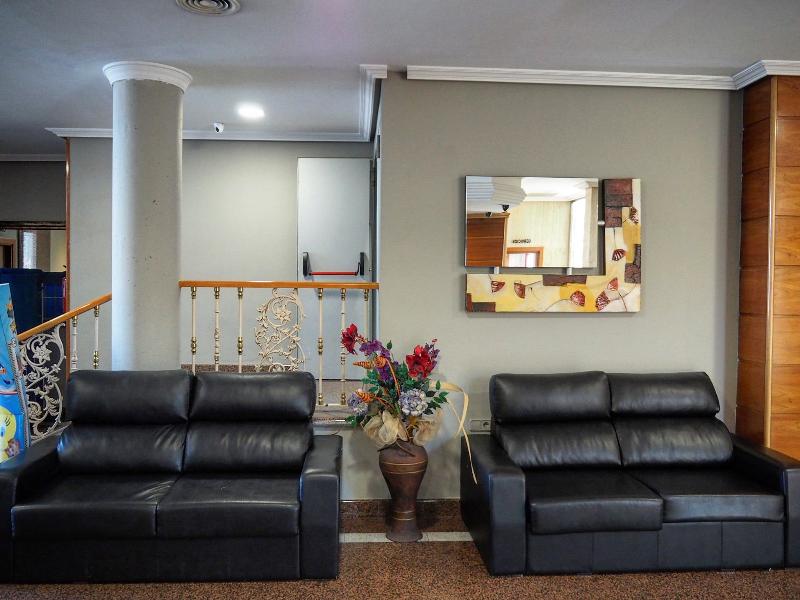 Hotel Humanes - Lobi