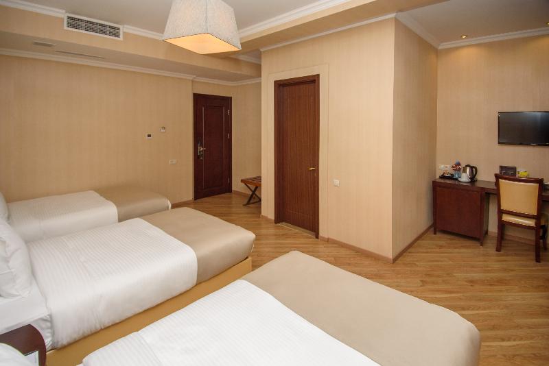 KMM Hotel - Oda
