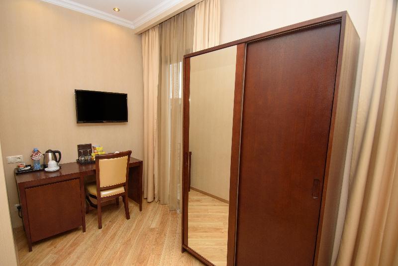 KMM Hotel - Oda