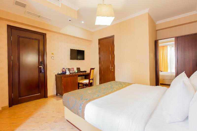 KMM Hotel - Oda