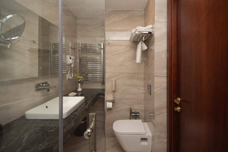 KMM Hotel - Oda