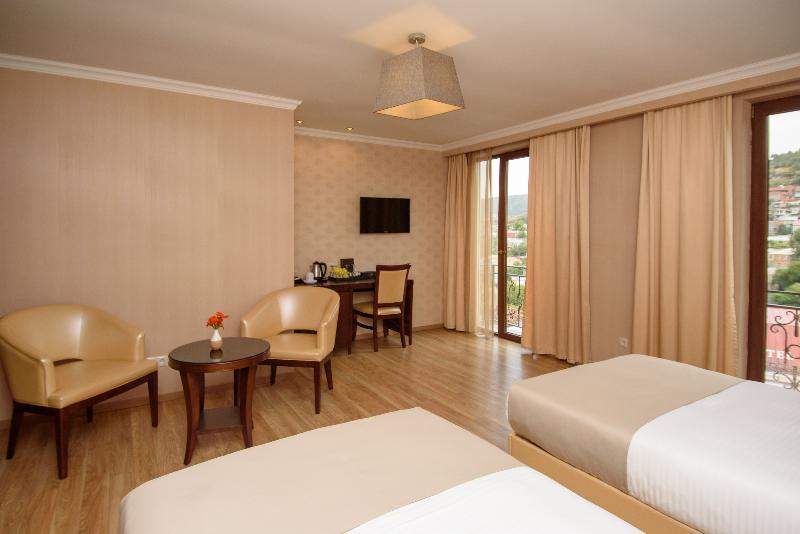 KMM Hotel - Oda