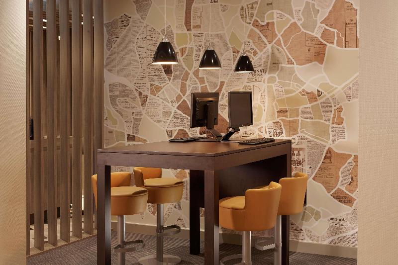 DoubleTree by Hilton Coventry Building Society Are - Lobi