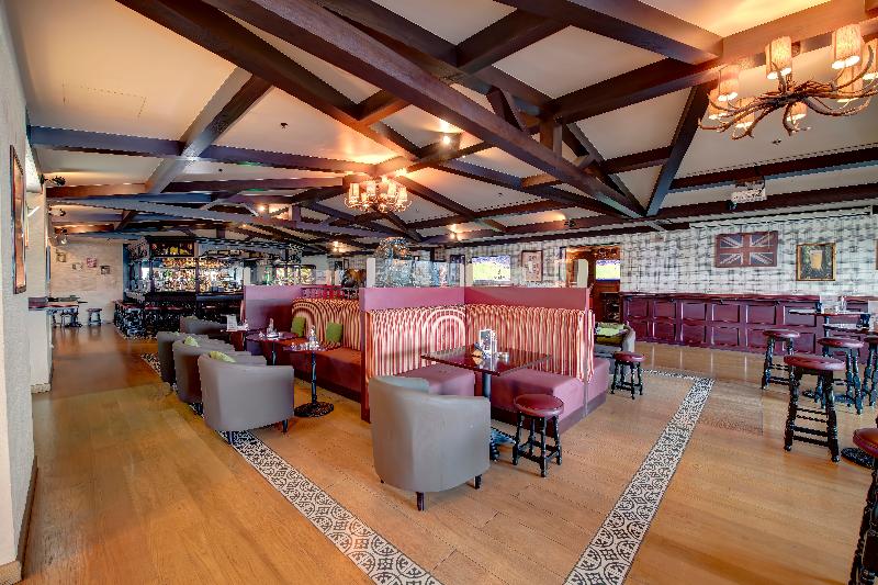 Metropolitan Hotel Dubai - Bar