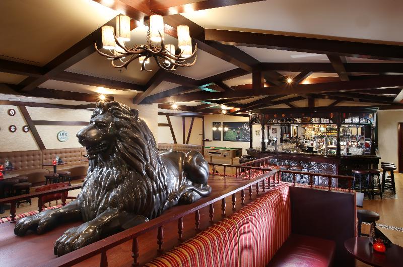 Metropolitan Hotel Dubai - Bar