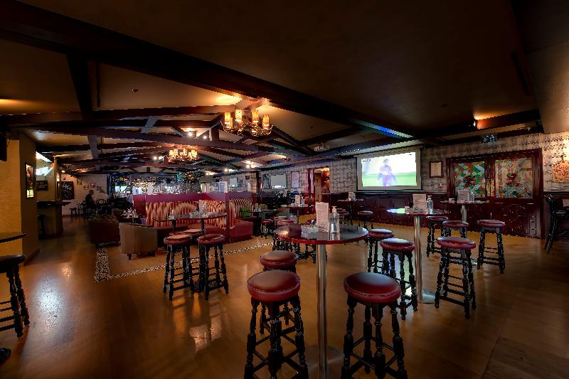 Metropolitan Hotel Dubai - Bar