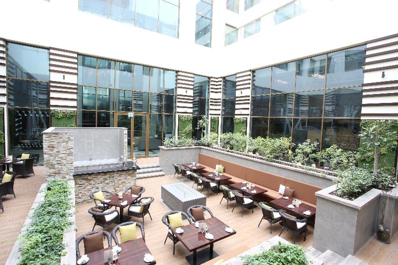 Metropolitan Hotel Dubai - Restoran
