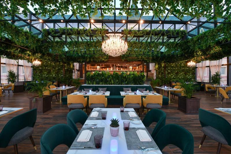 Al Aziziyah Boutique Hotel - Restoran