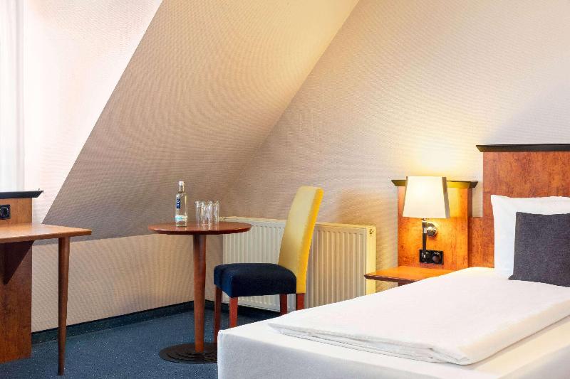 Amedia Hotel Frankfurt-Ruesselsheim by Wyndham - Oda