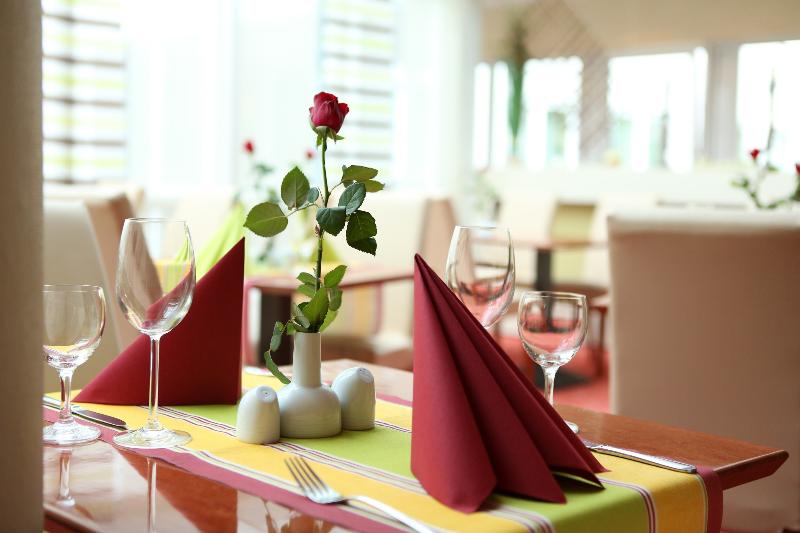 Amedia Hotel Frankfurt-Ruesselsheim by Wyndham - Restoran