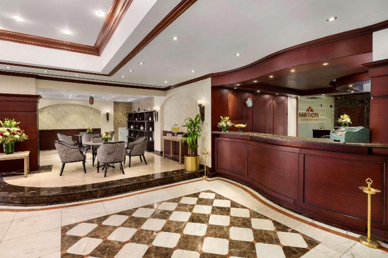 Hawthorn Suites By Wyndham Al Khobar - Lobi