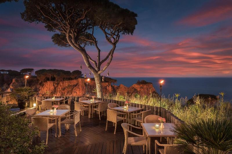 Pine Cliffs Ocean Suites - Restoran