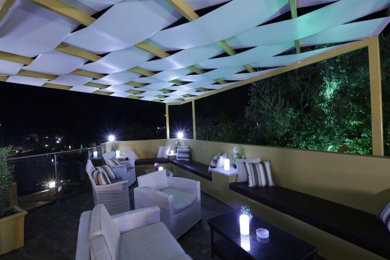 Skiathos Island Suites - Lobi