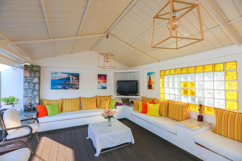 Skiathos Island Suites - Lobi