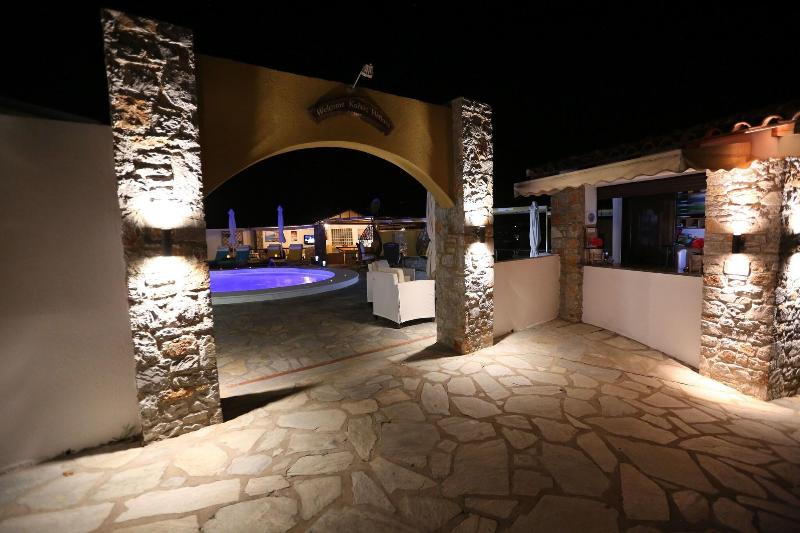 Skiathos Island Suites - Lobi