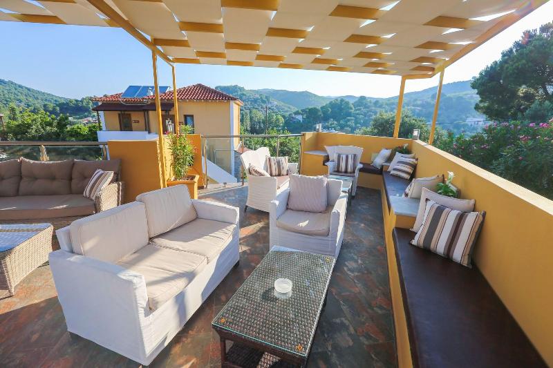 Skiathos Island Suites - Lobi