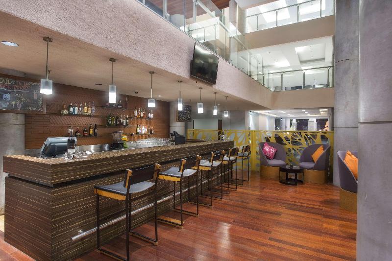 Hilton Garden Inn Bali Ngurah Rai Airport - Bar