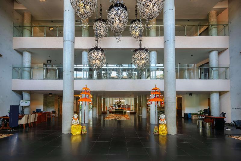 Hilton Garden Inn Bali Ngurah Rai Airport - Lobi