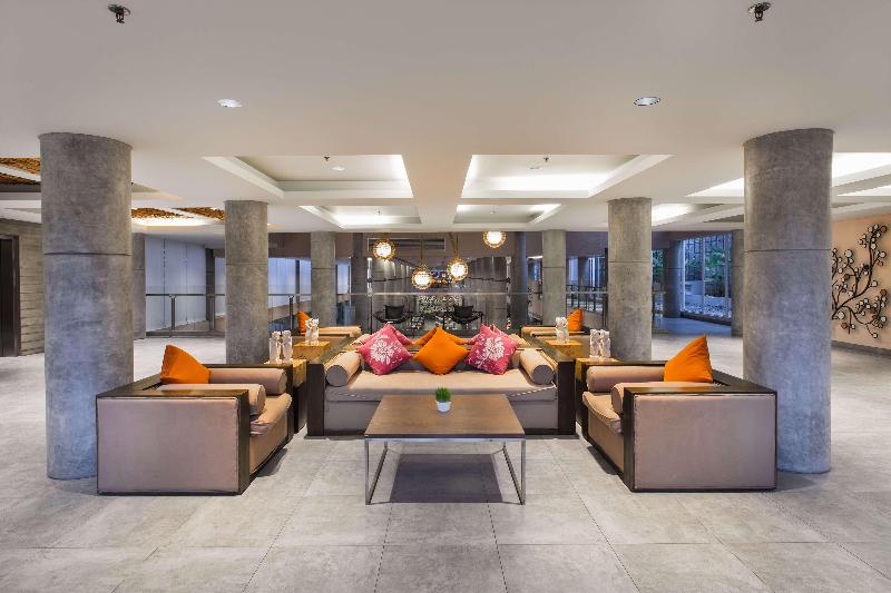 Hilton Garden Inn Bali Ngurah Rai Airport - Lobi