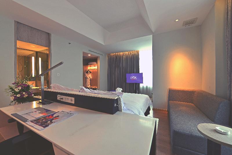FOX Hotel Pekanbaru - Oda