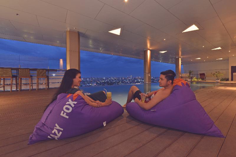 FOX Hotel Pekanbaru - Havuz
