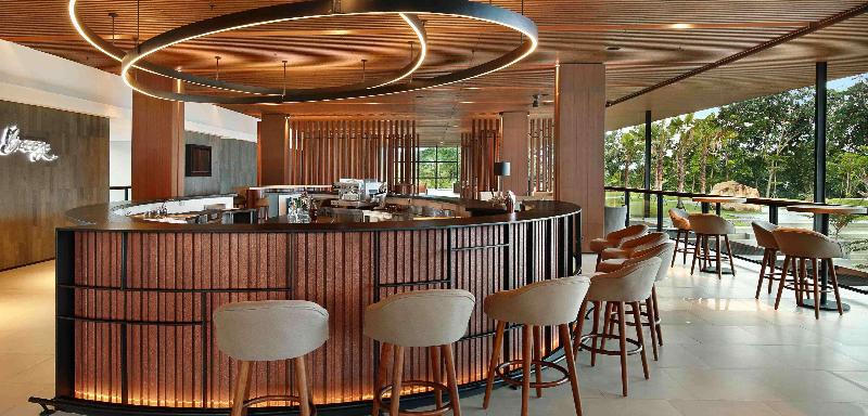 Royal Tulip Gunung Geulis Resort & Golf - Bar