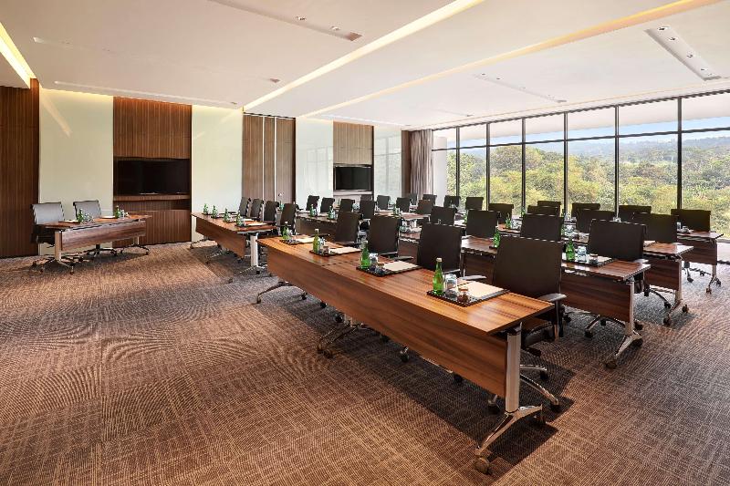 Royal Tulip Gunung Geulis Resort & Golf - Toplantı