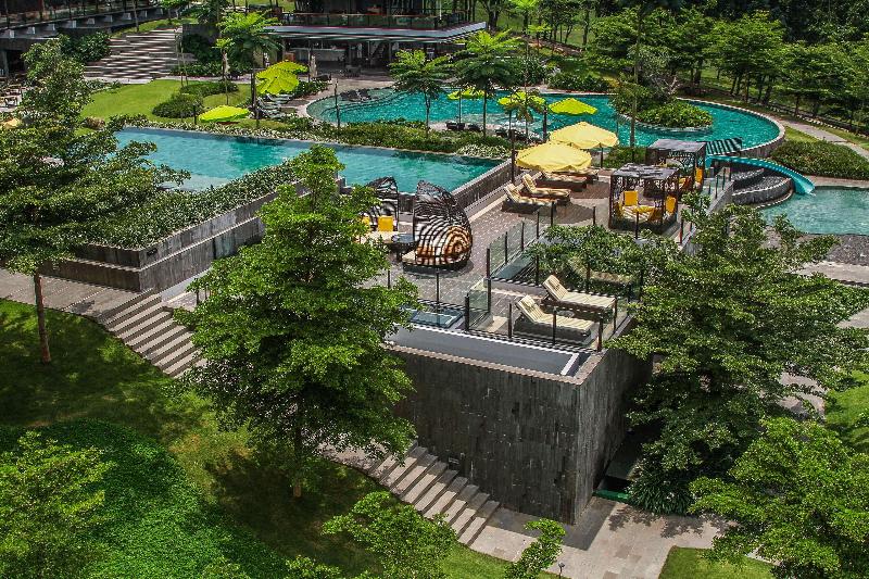 Royal Tulip Gunung Geulis Resort & Golf - Havuz