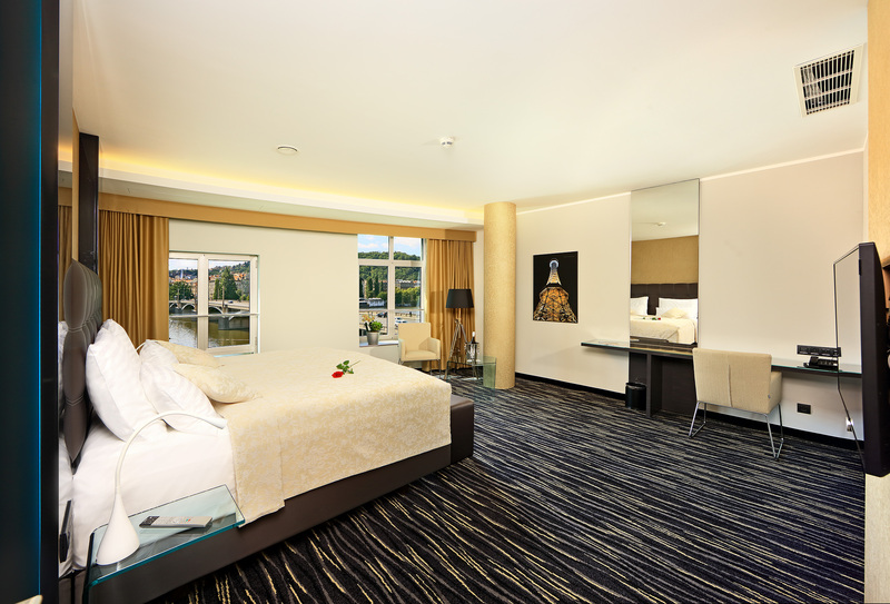 Dancing House Hotel - Genel
