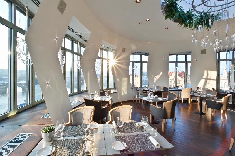 Dancing House Hotel - Restoran