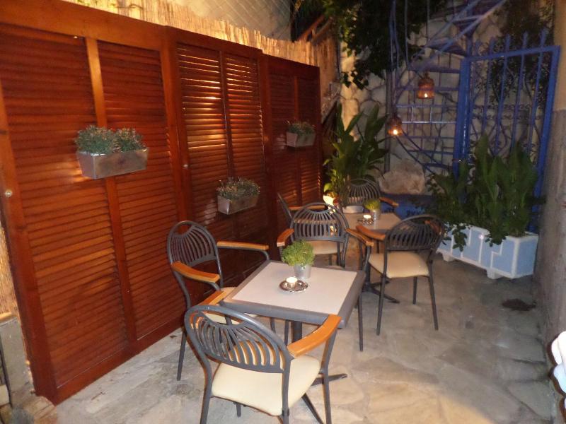 Artemis Studios & Apartments - Genel