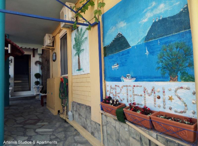 Artemis Studios & Apartments - Genel