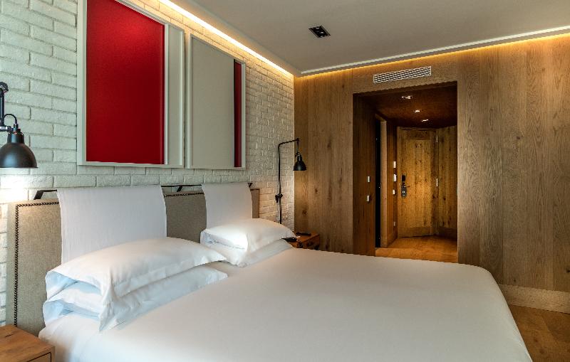 The Corner Hotel - Genel