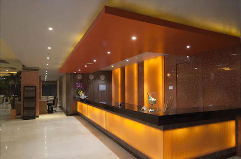 Aria Barito - Lobi