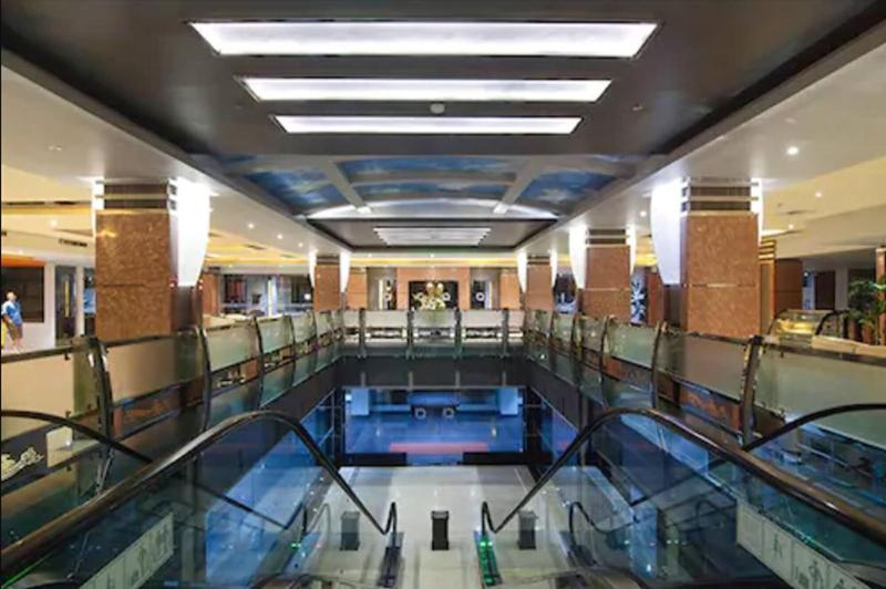 Aria Barito - Lobi