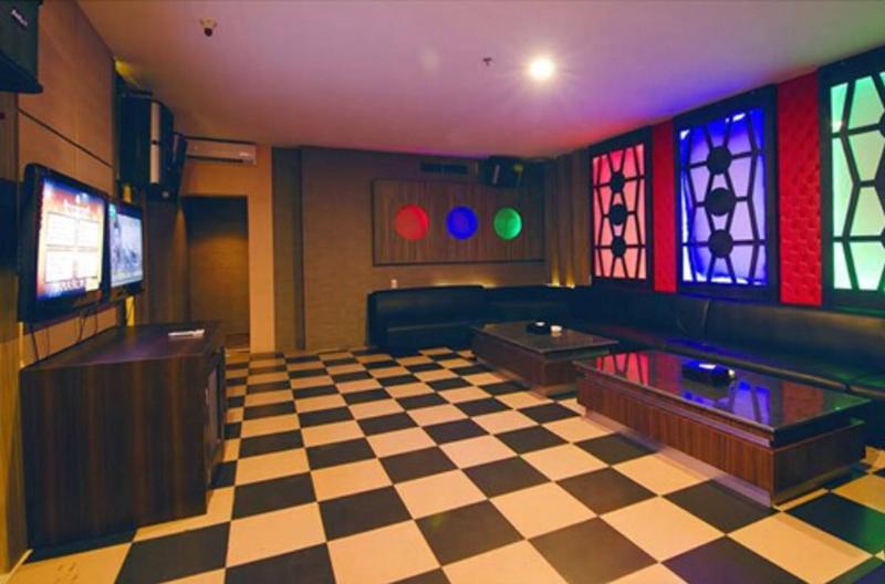 Aria Barito - Aktivite