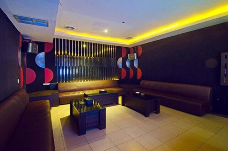 Aria Barito - Aktivite