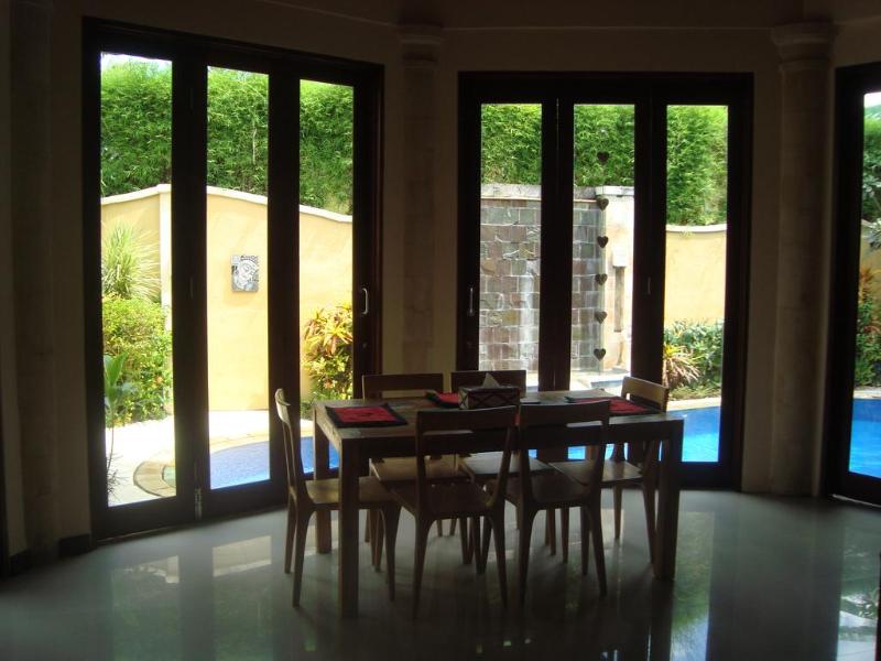 Bali Emerald Villas - Oda