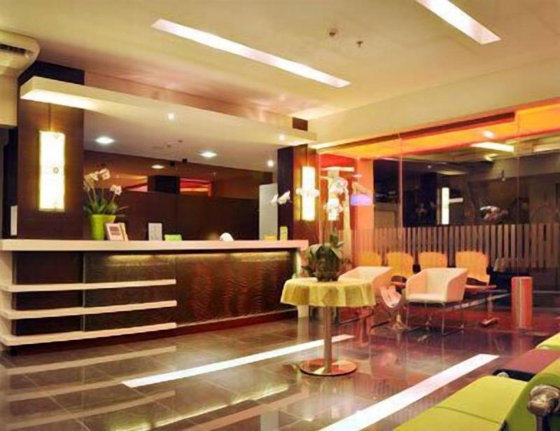 Bamboo Inn Hotel & Cafe - Lobi