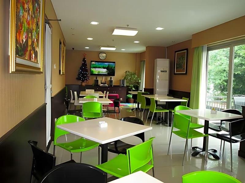 Bamboo Inn Hotel & Cafe - Genel