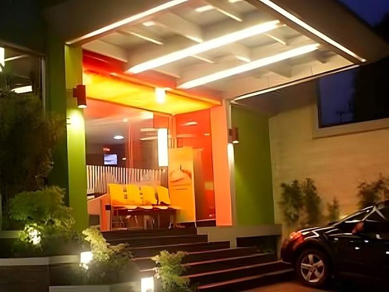 Bamboo Inn Hotel & Cafe - Genel