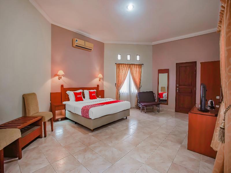 OYO 89999 Hotel Bumi Kedaton Resort - Oda